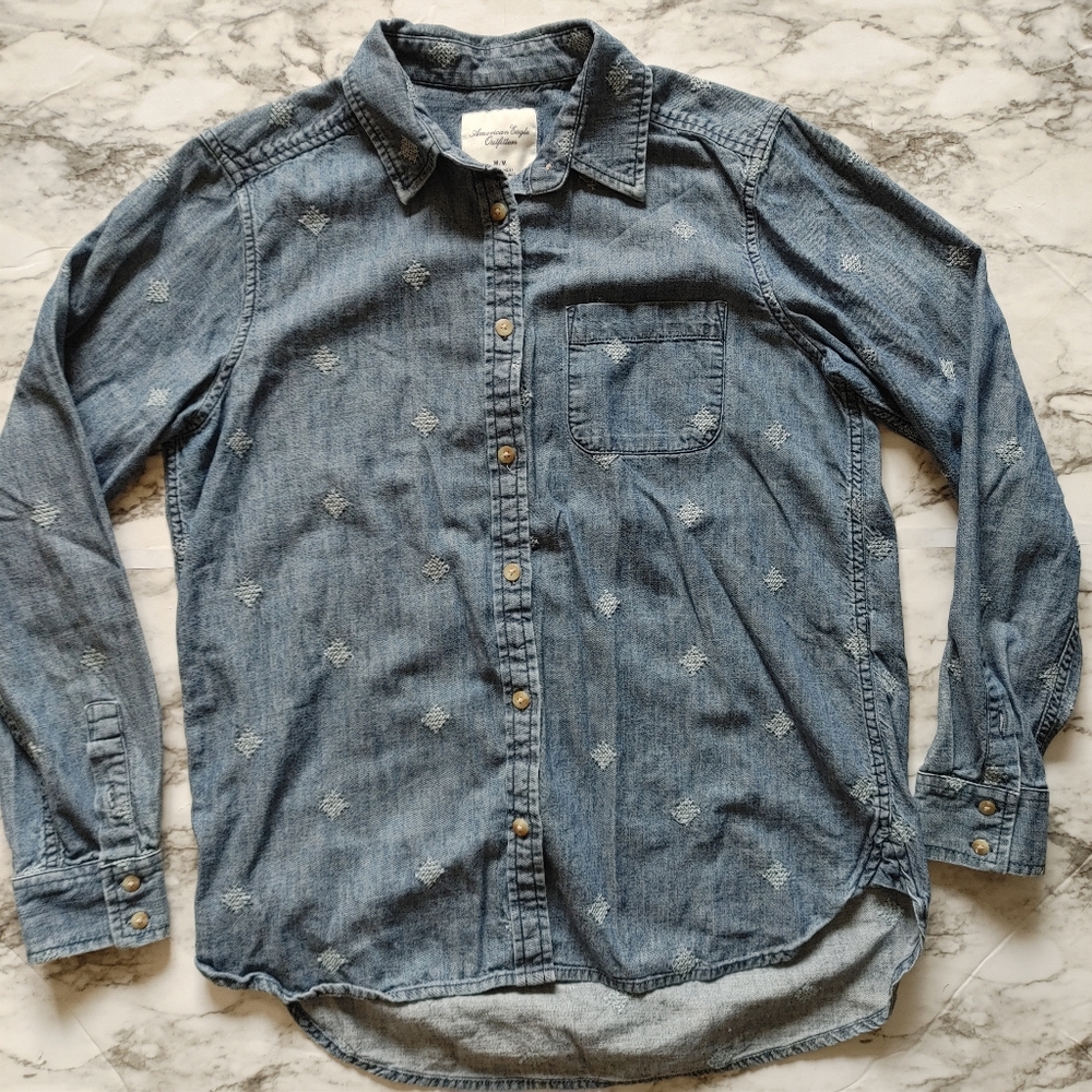 AE denim button down long sleeve collared shirt medium
